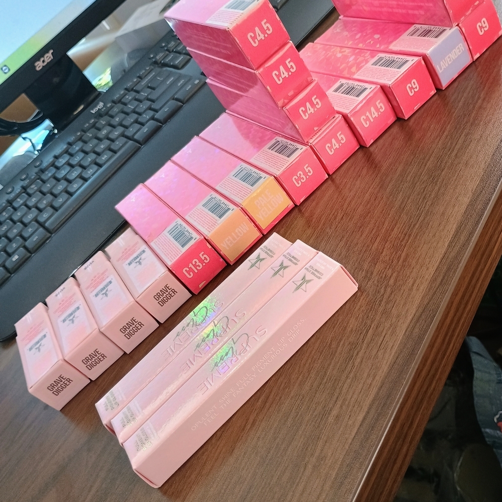 Bundle Of Jeffree Star Concealer, Lipsticks And Lip Gloss